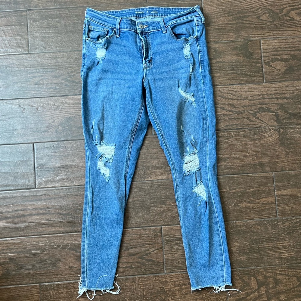 Old navy mid rise rockstar super skinny jeans